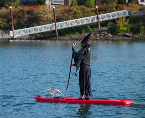Witch paddle board